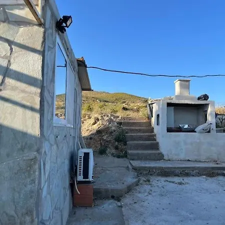 σπίτι σε λόφο με θέα τη θάλασσα Holiday home *