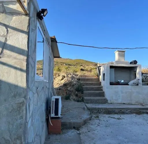 σπίτι σε λόφο με θέα τη θάλασσα Holiday home *